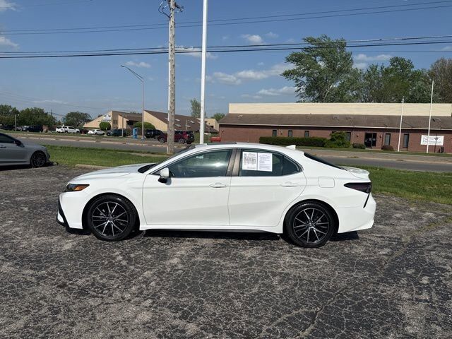 2023 Toyota Camry SE