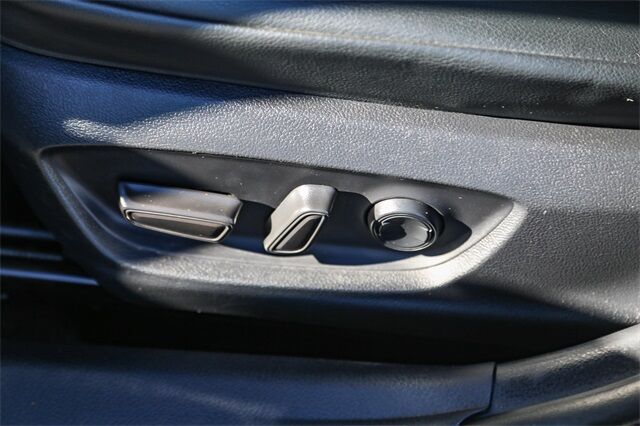 2023 Toyota Camry SE Tacoma WA