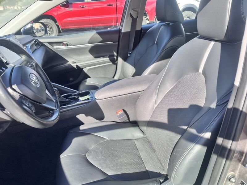 2023 Toyota Camry XSE photo 9