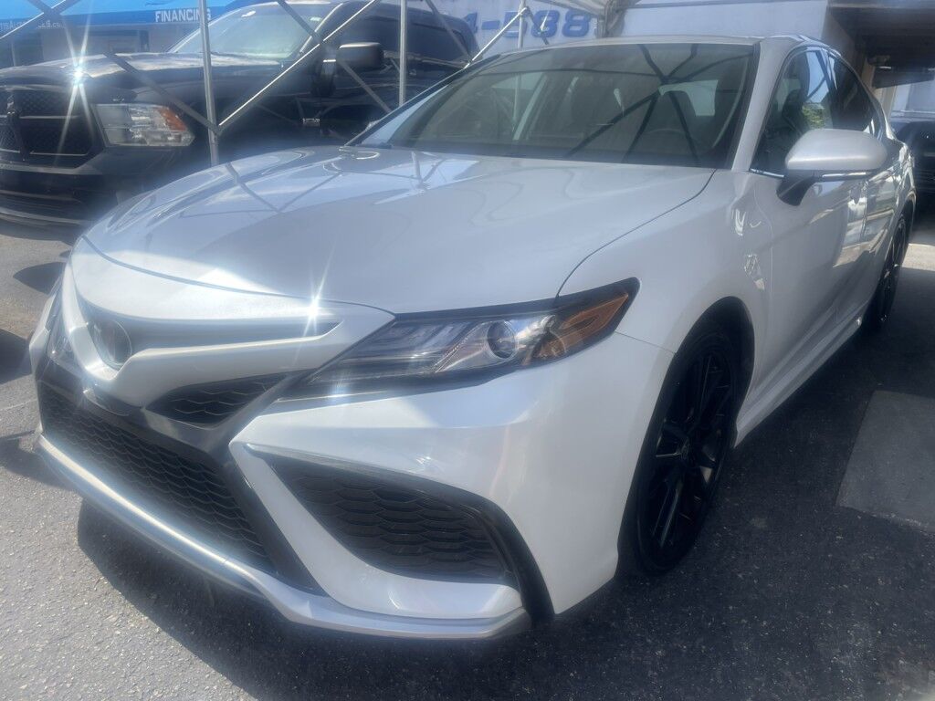 2023 Toyota Camry XSE~12 TOUCHSCREEN~QI CHARGER~ONLINE FINANCE AND SHIPPING AVAIL