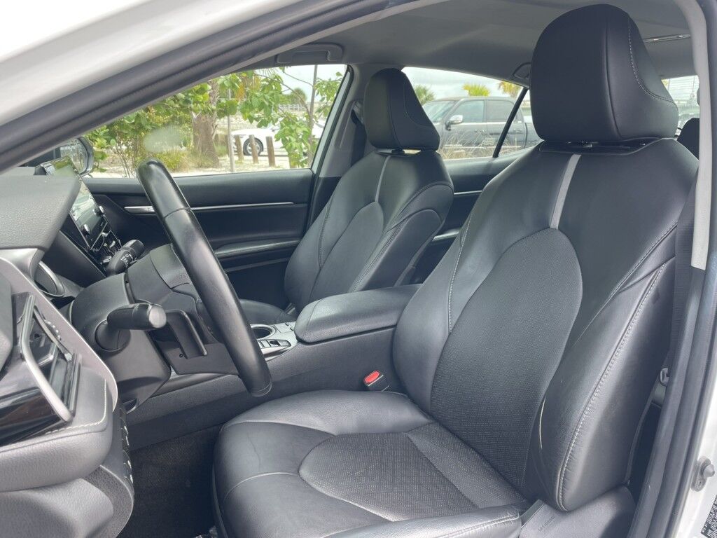 2023 Toyota Camry XSE~12 TOUCHSCREEN~QI CHARGER~ONLINE FINANCE AND SHIPPING AVAIL