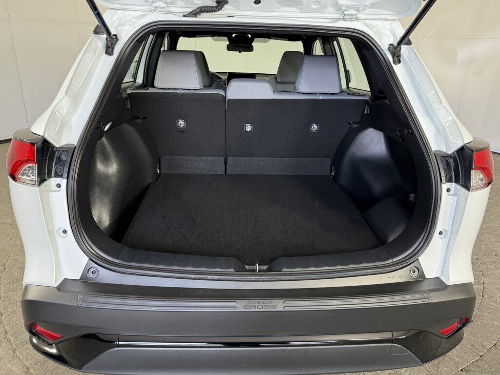 2023 Toyota Corolla Cross Hybrid S Maumee OH