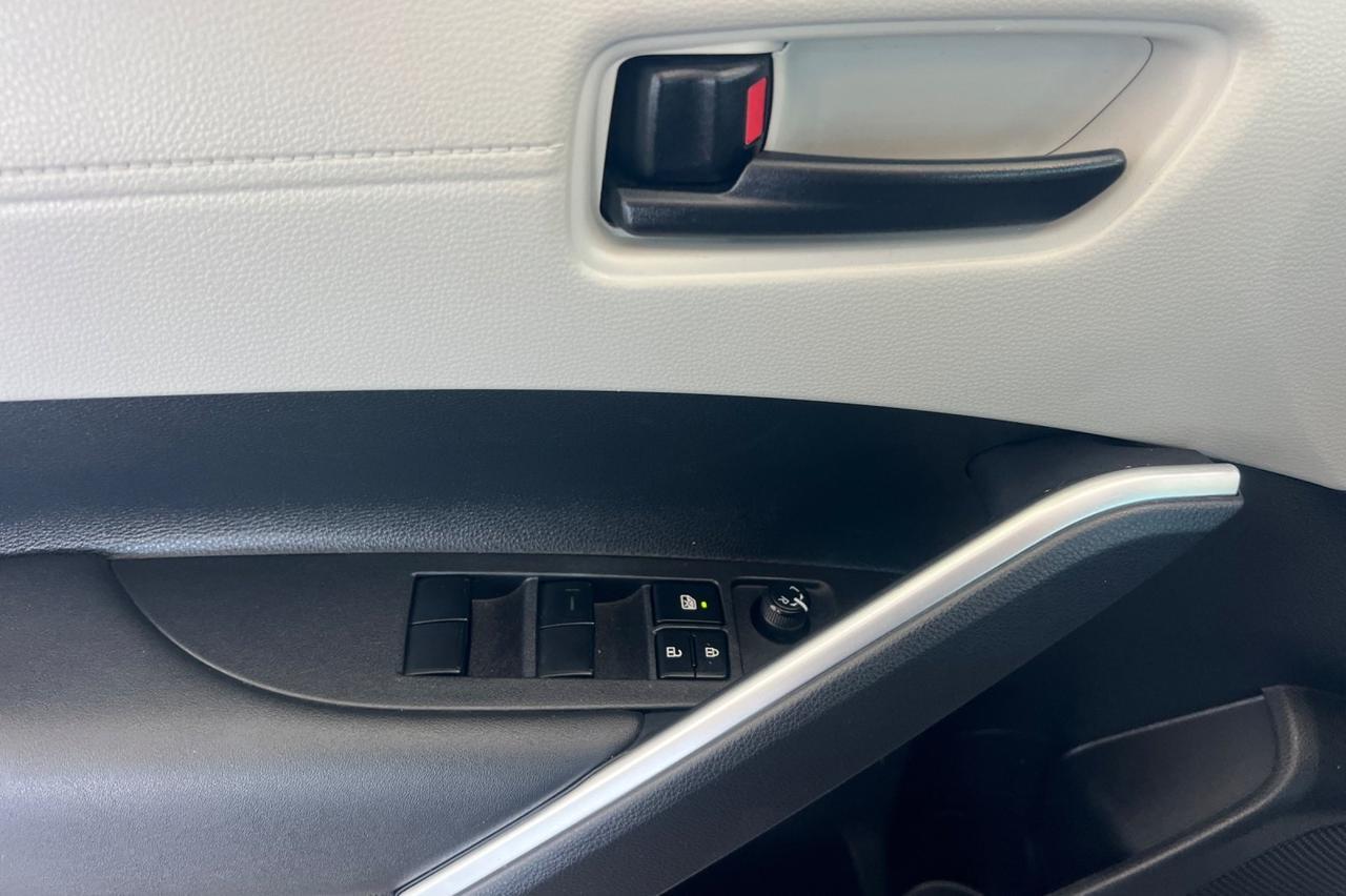 2023 Toyota Corolla Cross L Ontario OR