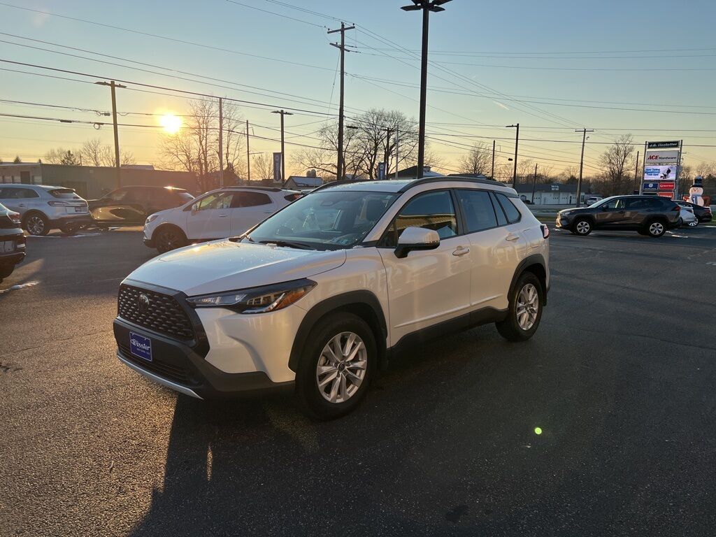 2023 Toyota Corolla Cross LE