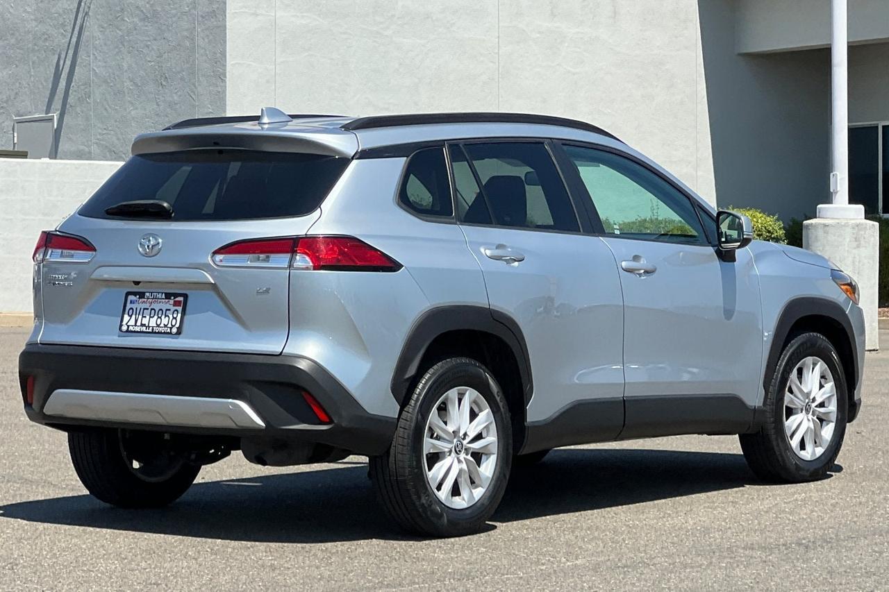 2023 Toyota Corolla Cross LE