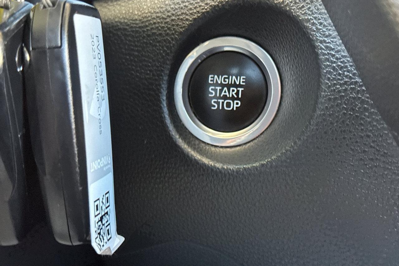 2023 Toyota Corolla Cross XLE Roseville CA