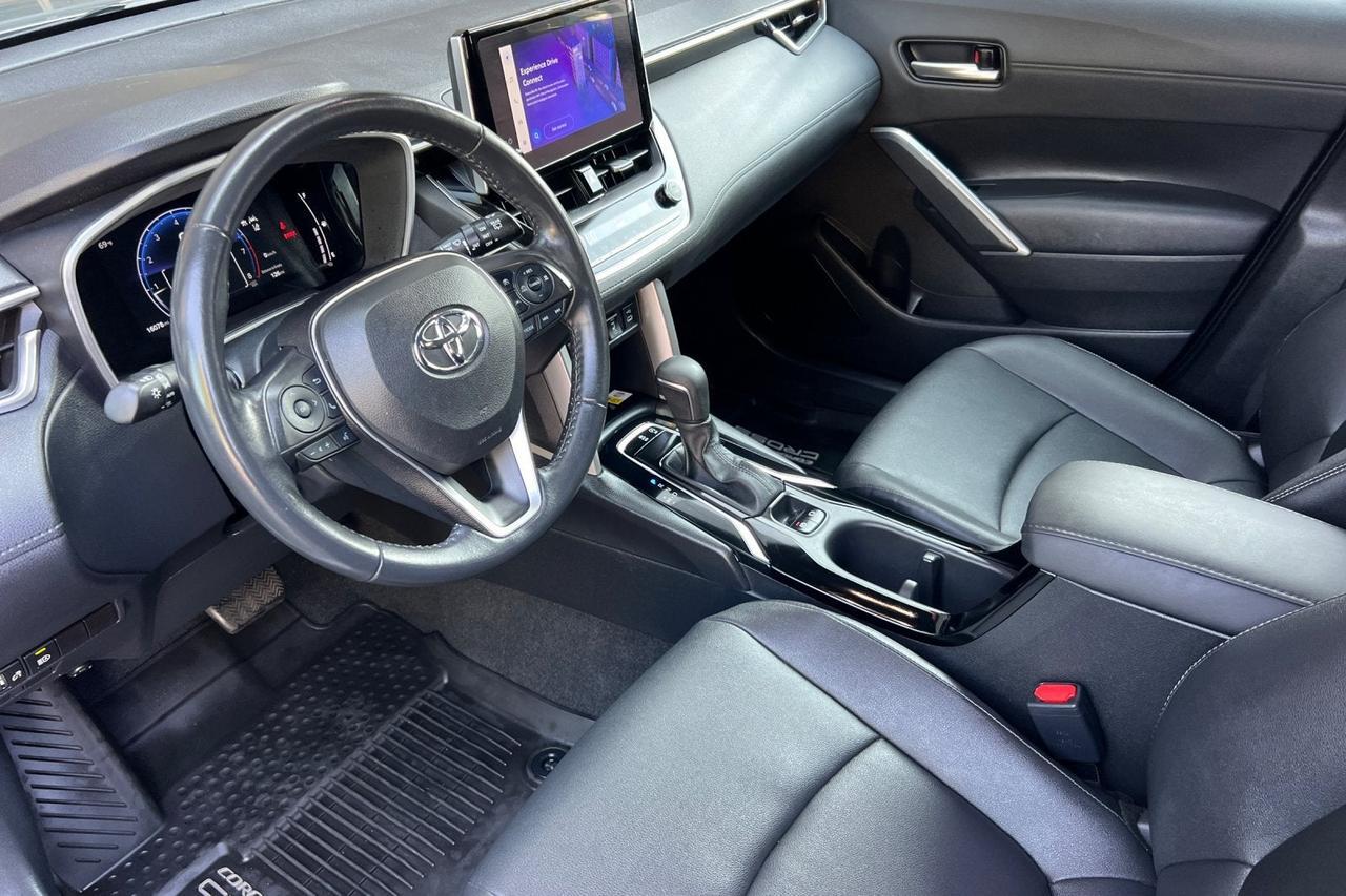 2023 Toyota Corolla Cross XLE Roseville CA