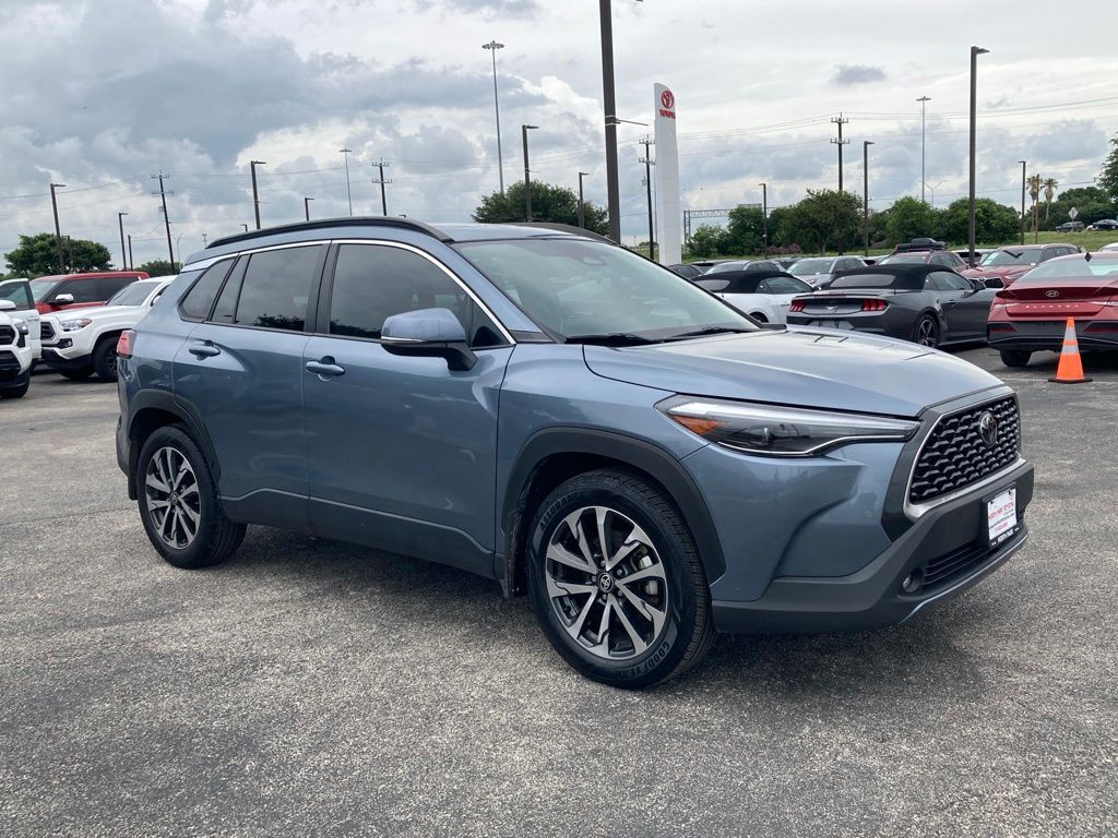 2023 Toyota Corolla Cross XLE