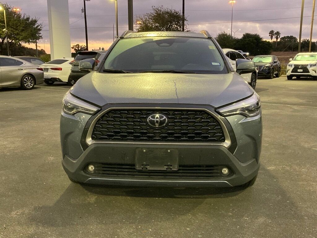 2023 Toyota Corolla Cross XLE