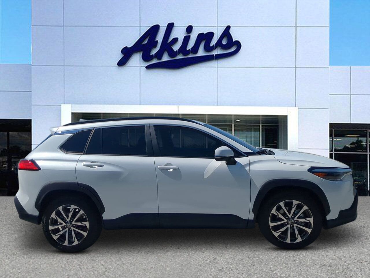 2023 Toyota Corolla Cross XLE