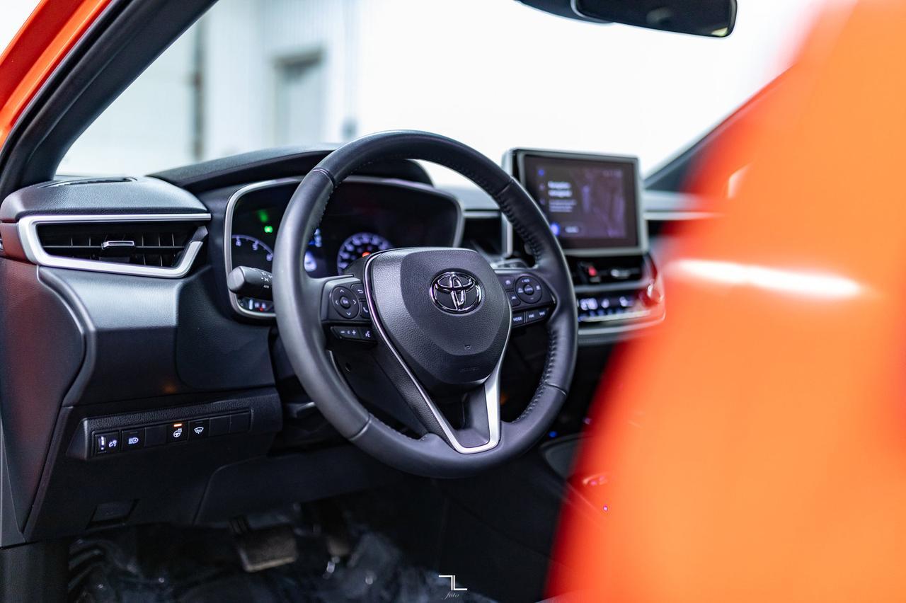 2023 Toyota Corolla SE Hatchback BCam PSeat Red Deer AB