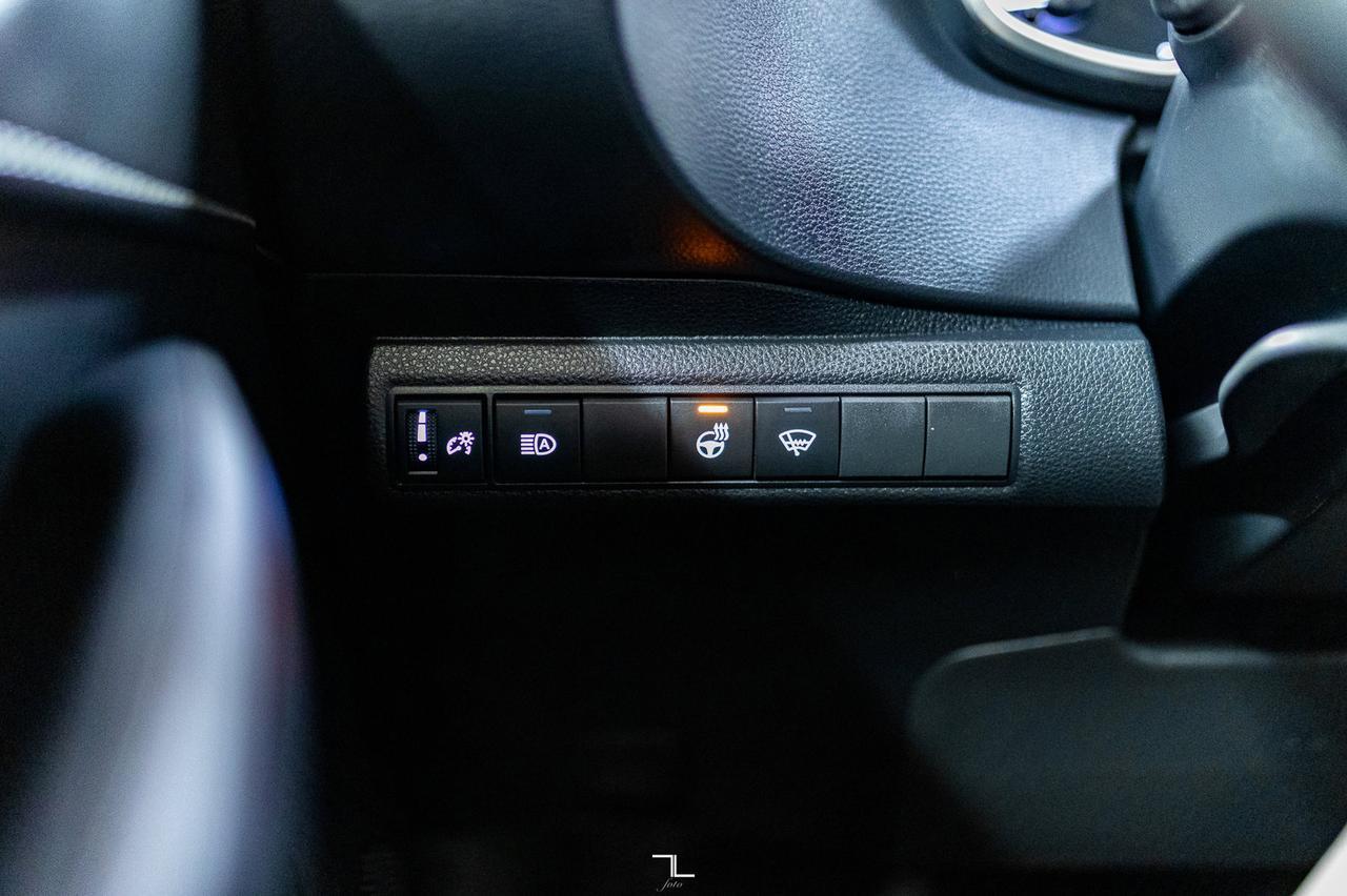 2023 Toyota Corolla SE Hatchback BCam PSeat Red Deer AB