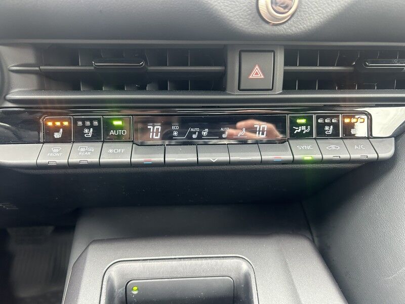 2023 Toyota Crown Limited - 1 OWNER - AWD - HYBRID Whitinsville MA