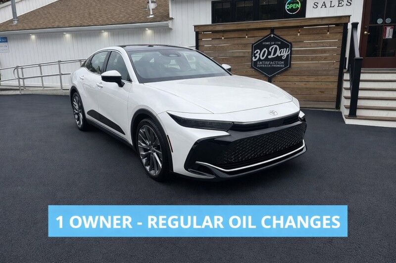 2023 Toyota Crown Limited - 1 OWNER - AWD - HYBRID