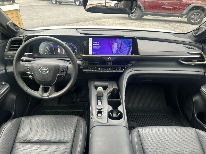 2023 Toyota Crown Limited - 1 OWNER - AWD - HYBRID Whitinsville MA