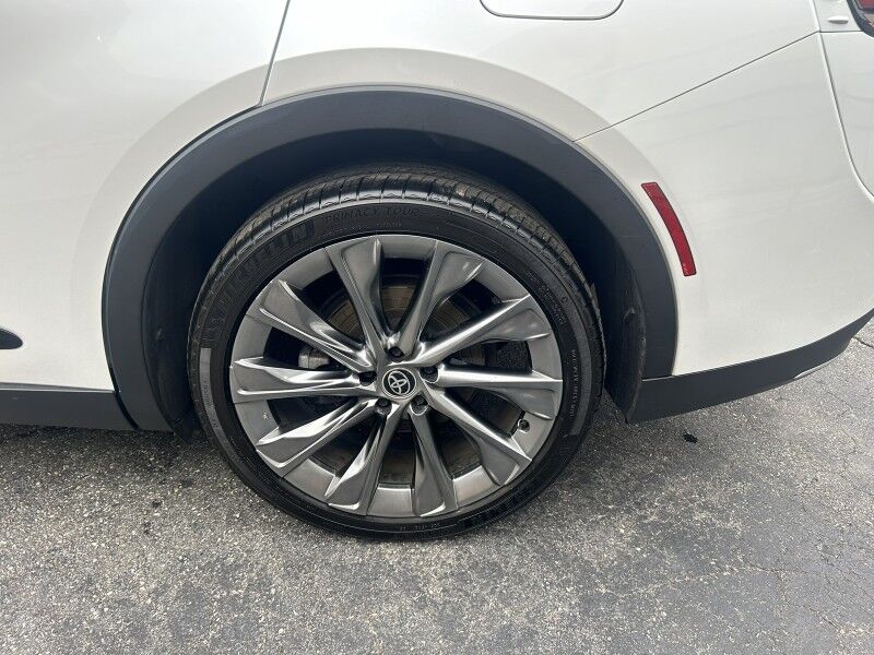 2023 Toyota Crown Limited - 1 OWNER - AWD - HYBRID Whitinsville MA