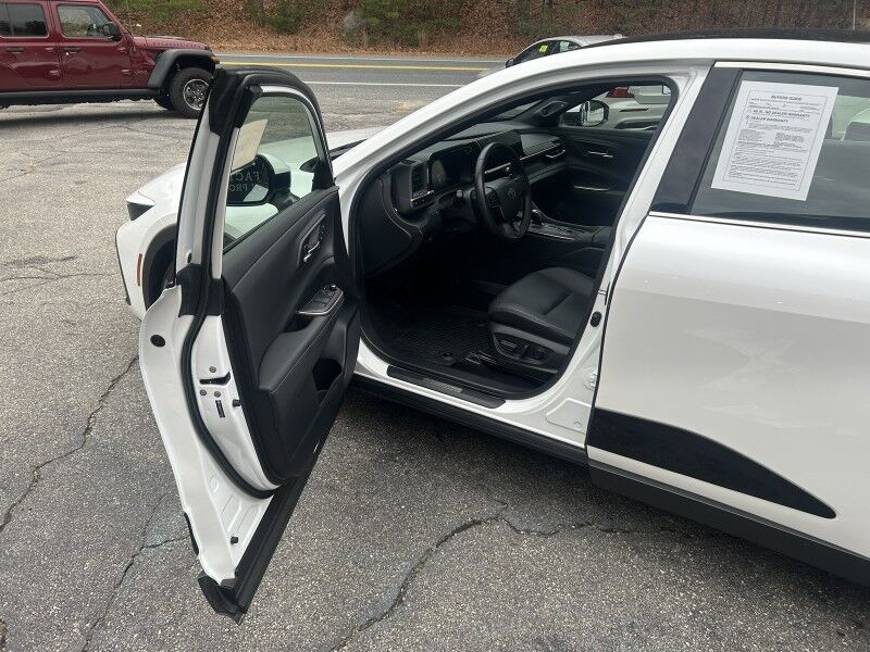 2023 Toyota Crown Limited - 1 OWNER - AWD - HYBRID Whitinsville MA