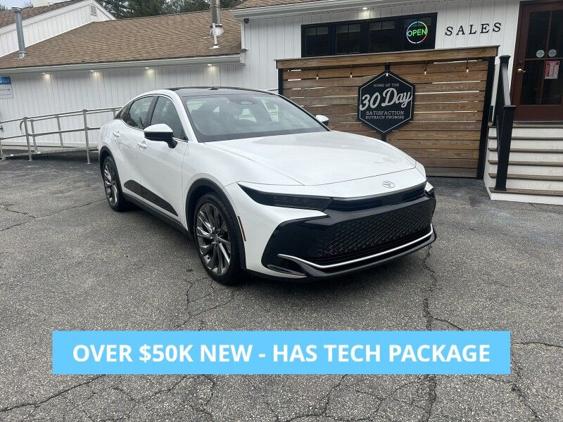 2023 Toyota Crown Limited - 1 OWNER - AWD - HYBRID