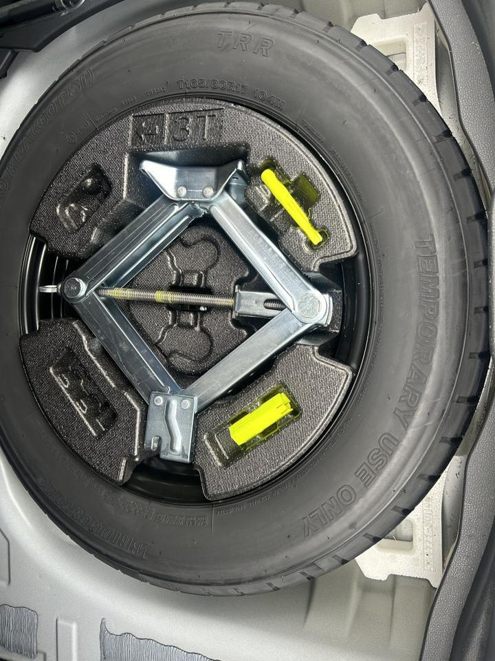 2023 Toyota Crown Limited - 1 OWNER - AWD - HYBRID Whitinsville MA