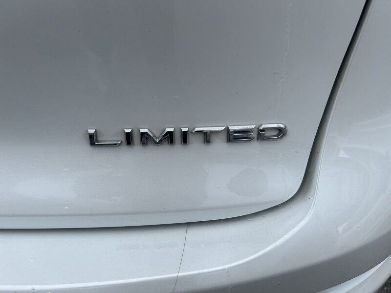 2023 Toyota Crown Limited - 1 OWNER - AWD - HYBRID Whitinsville MA