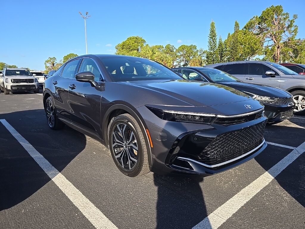 2023 Toyota Crown Limited Oshkosh WI