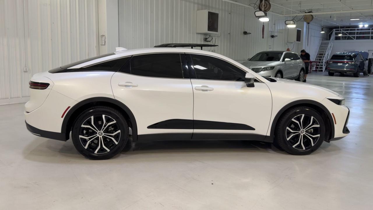 2023 Toyota Crown XLE