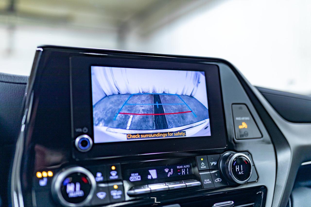 2023 Toyota Highlander AWD XLE Hybrid Leather Roof BCam Red Deer AB