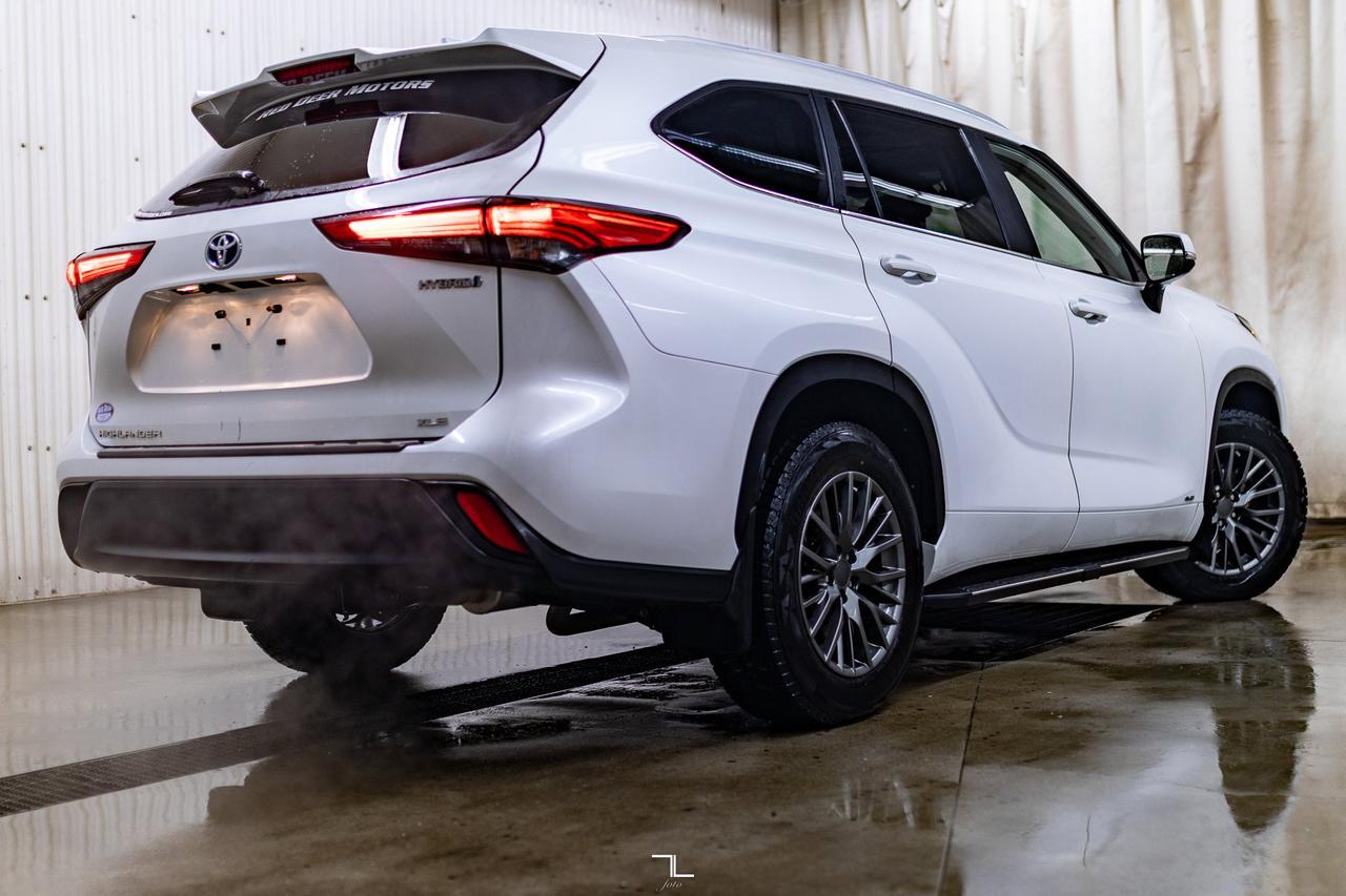 2023 Toyota Highlander AWD XLE Hybrid Leather Roof BCam Red Deer AB