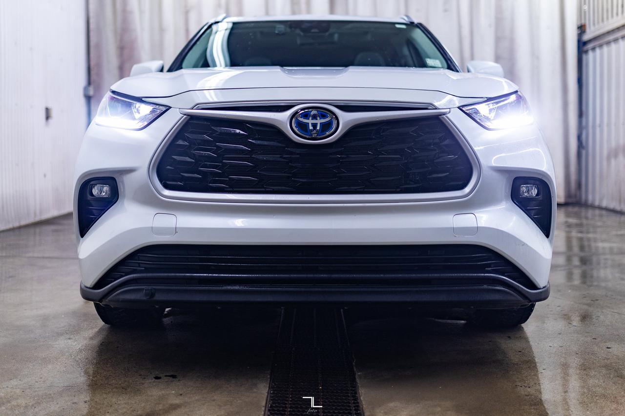 2023 Toyota Highlander AWD XLE Hybrid Leather Roof BCam Red Deer AB