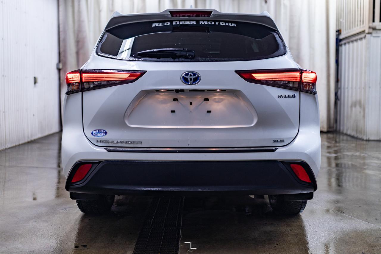 2023 Toyota Highlander AWD XLE Hybrid Leather Roof BCam Red Deer AB