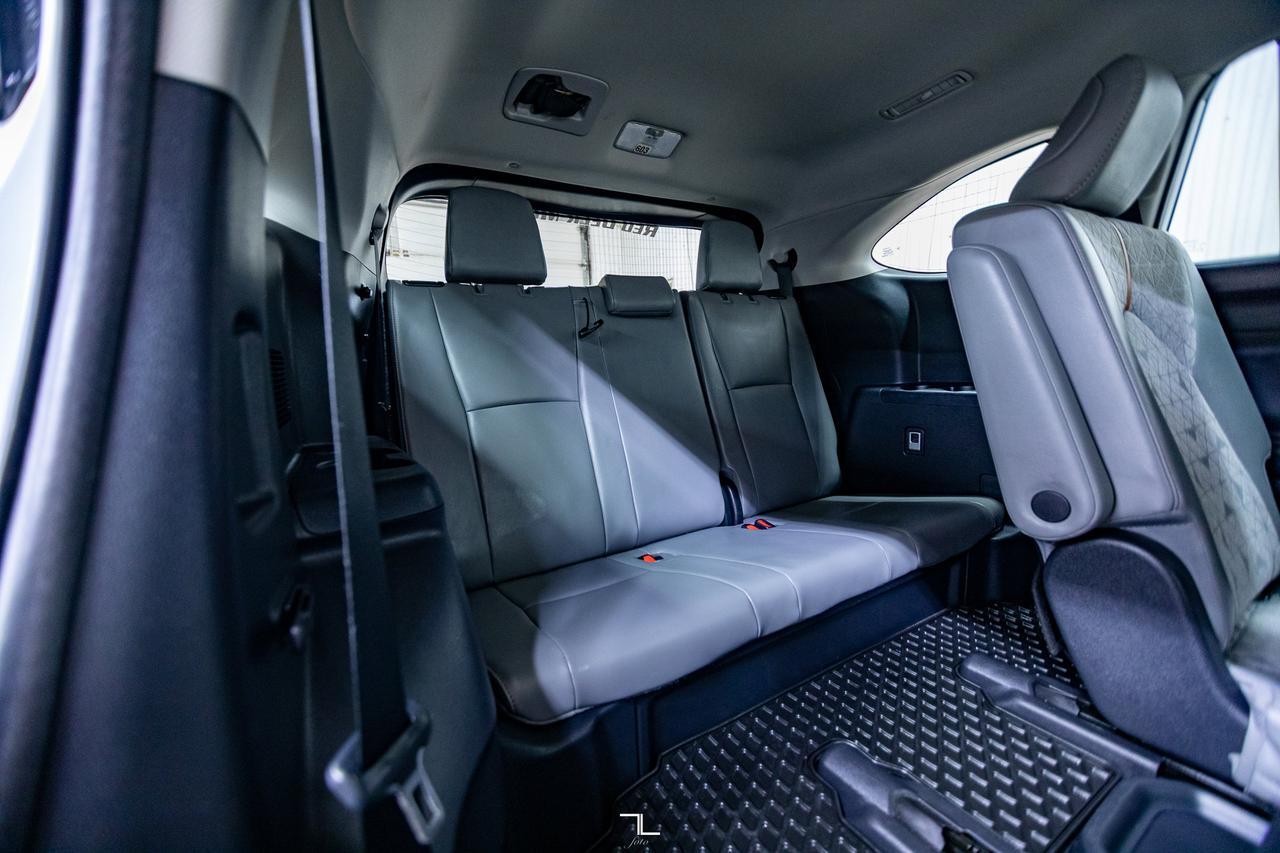 2023 Toyota Highlander AWD XLE Hybrid Leather Roof BCam Red Deer AB