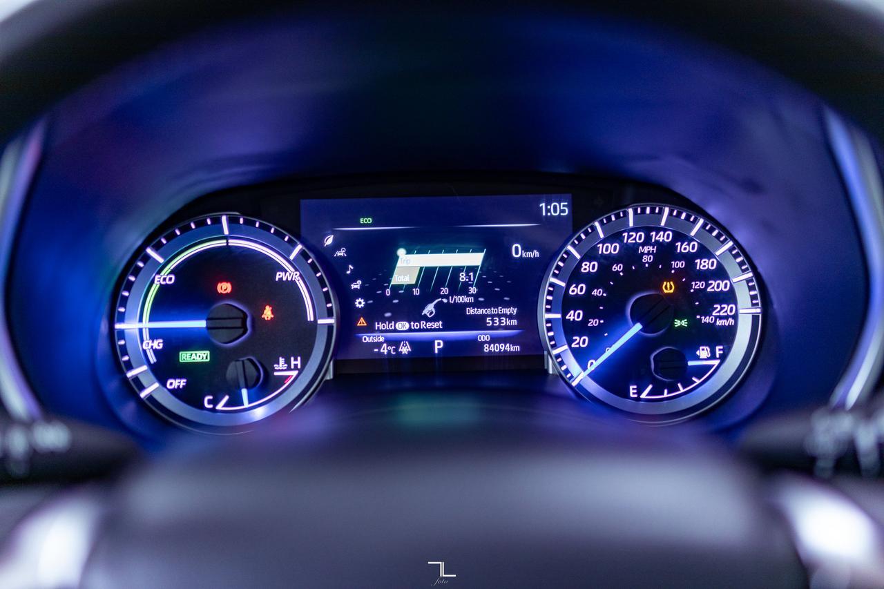 2023 Toyota Highlander AWD XLE Hybrid Leather Roof BCam Red Deer AB