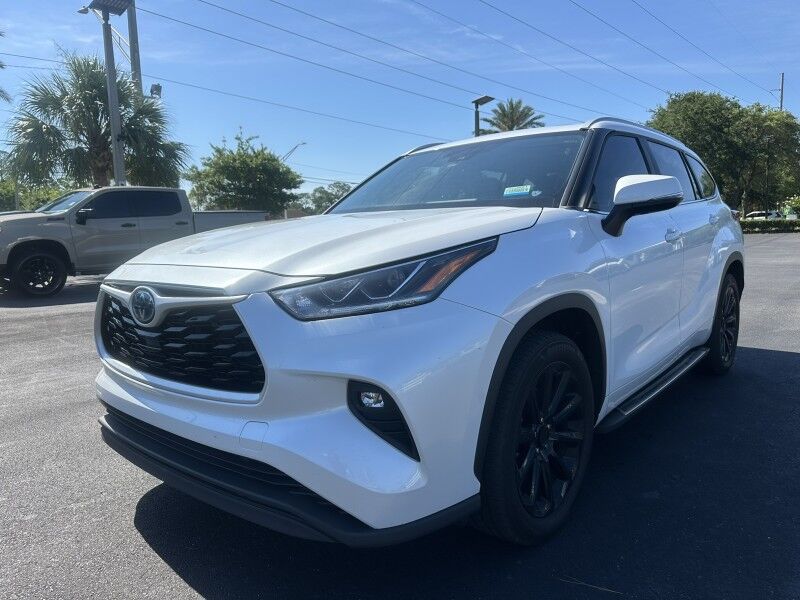 2023 Toyota Highlander Hybrid Bronze Edition