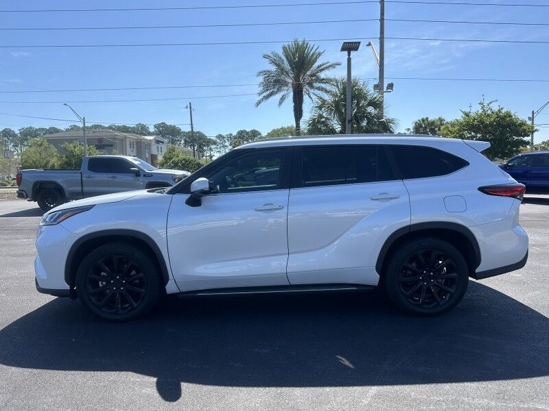 2023 Toyota Highlander Hybrid Bronze Edition