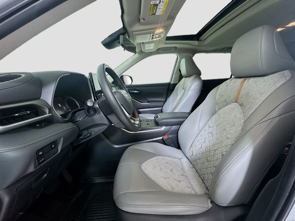 2023 Toyota Highlander Hybrid Bronze Edition Kennewick WA