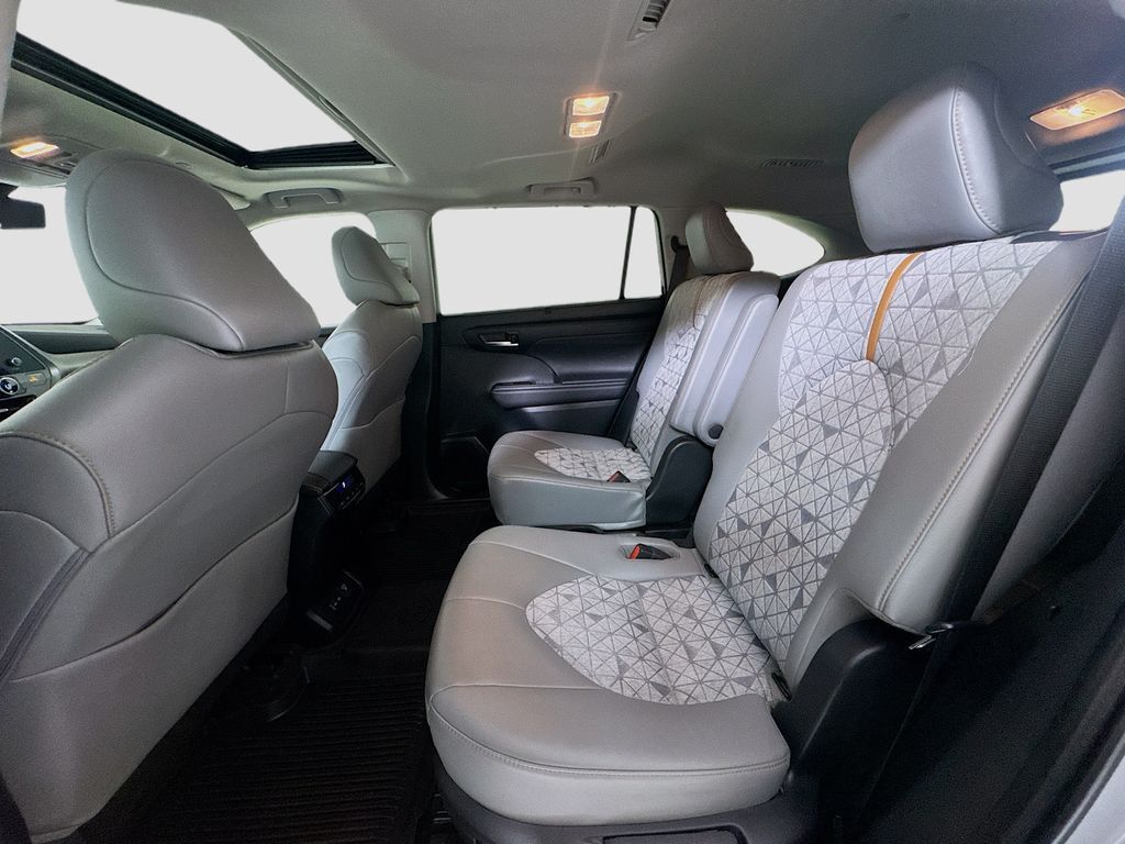 2023 Toyota Highlander Hybrid Bronze Edition Kennewick WA