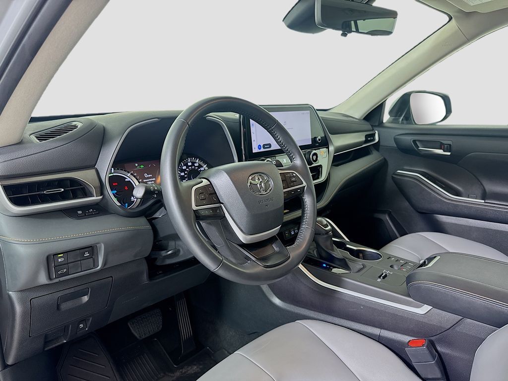 2023 Toyota Highlander Hybrid Bronze Edition Kennewick WA