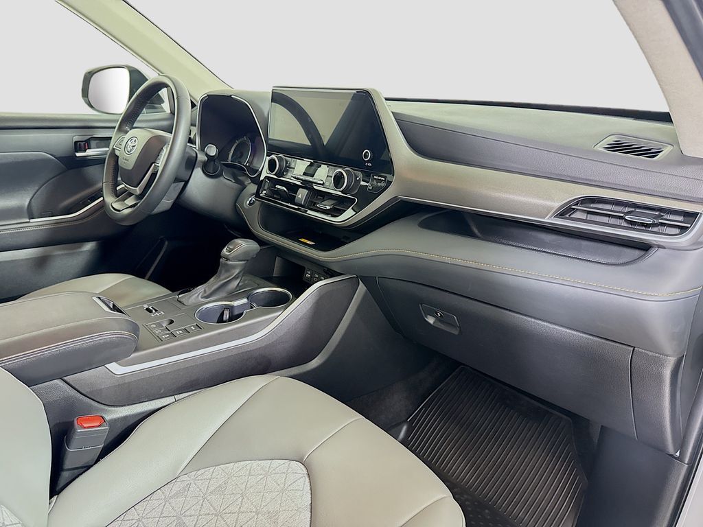 2023 Toyota Highlander Hybrid Bronze Edition Kennewick WA
