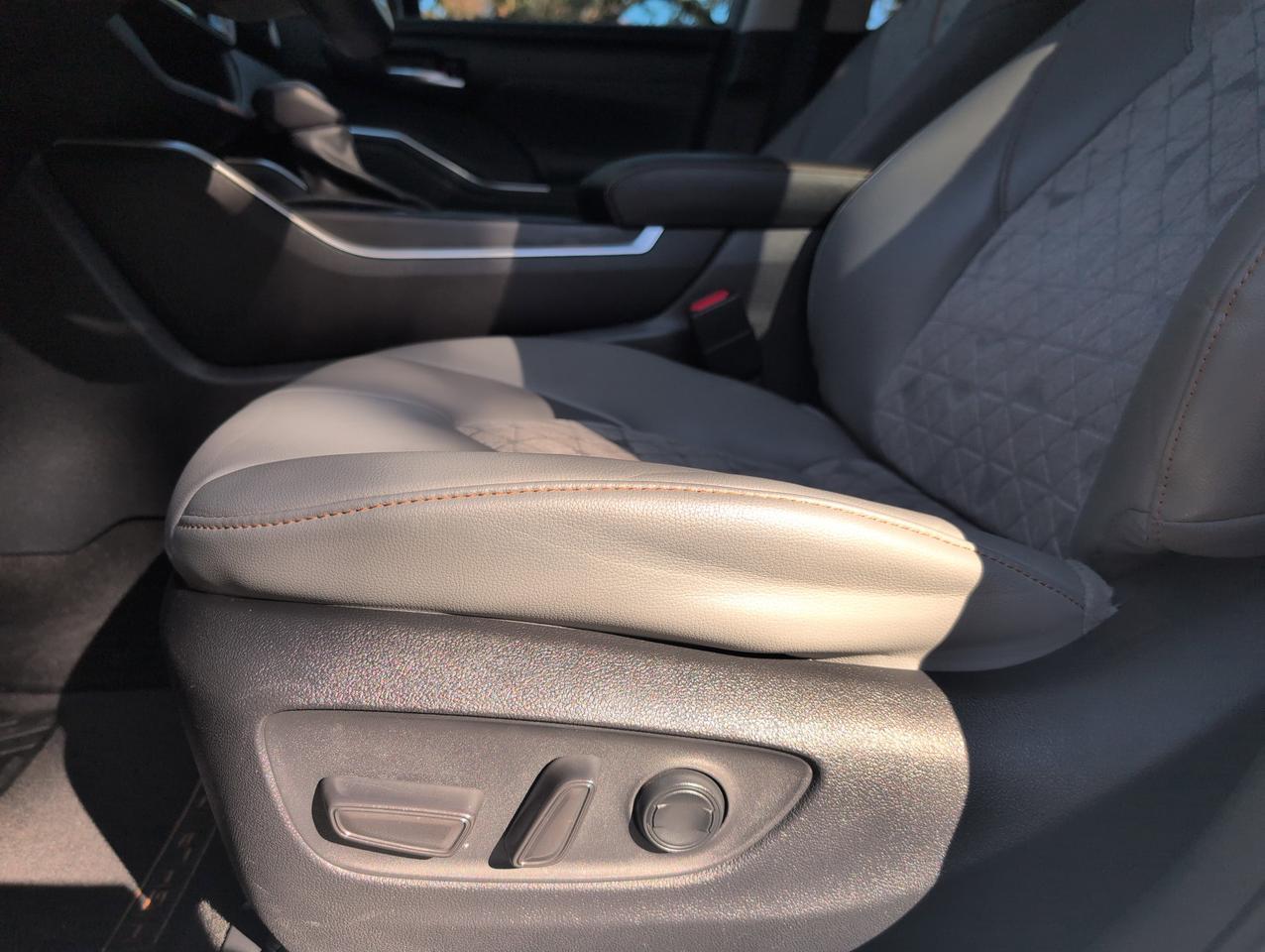 2023 Toyota Highlander Hybrid Bronze Edition San Antonio TX