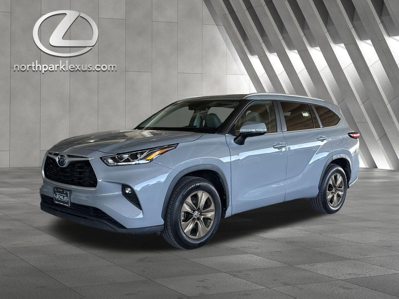 2023 Toyota Highlander Hybrid Bronze Edition