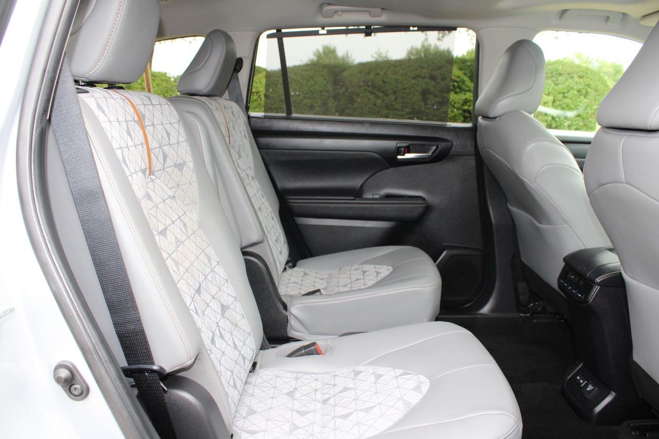 2023 Toyota Highlander Hybrid Bronze Edition Stafford VA