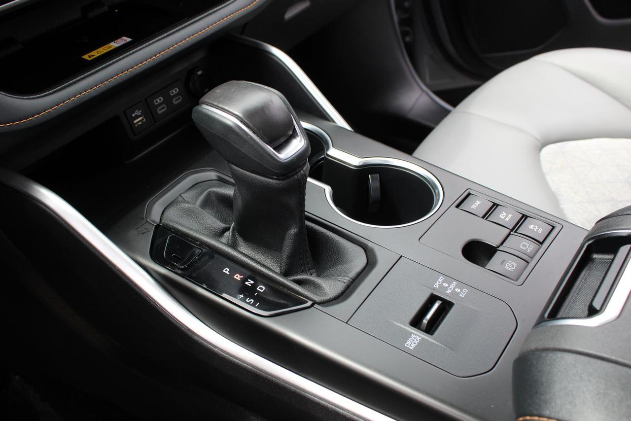 2023 Toyota Highlander Hybrid Bronze Edition Stafford VA