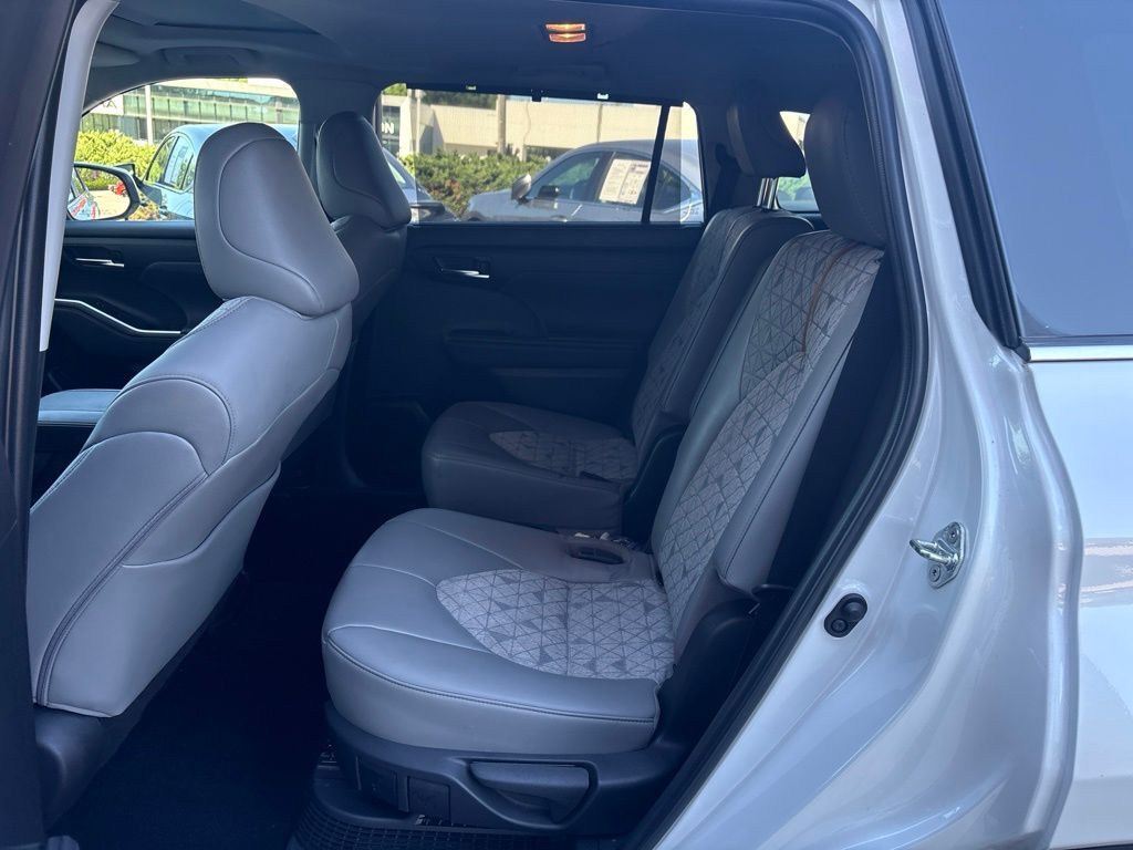2023 Toyota Highlander Hybrid Bronze Edition Cockeysville MD