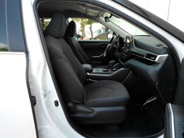2023 Toyota Highlander Hybrid LE Plano TX
