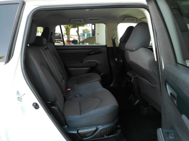 2023 Toyota Highlander Hybrid LE Plano TX