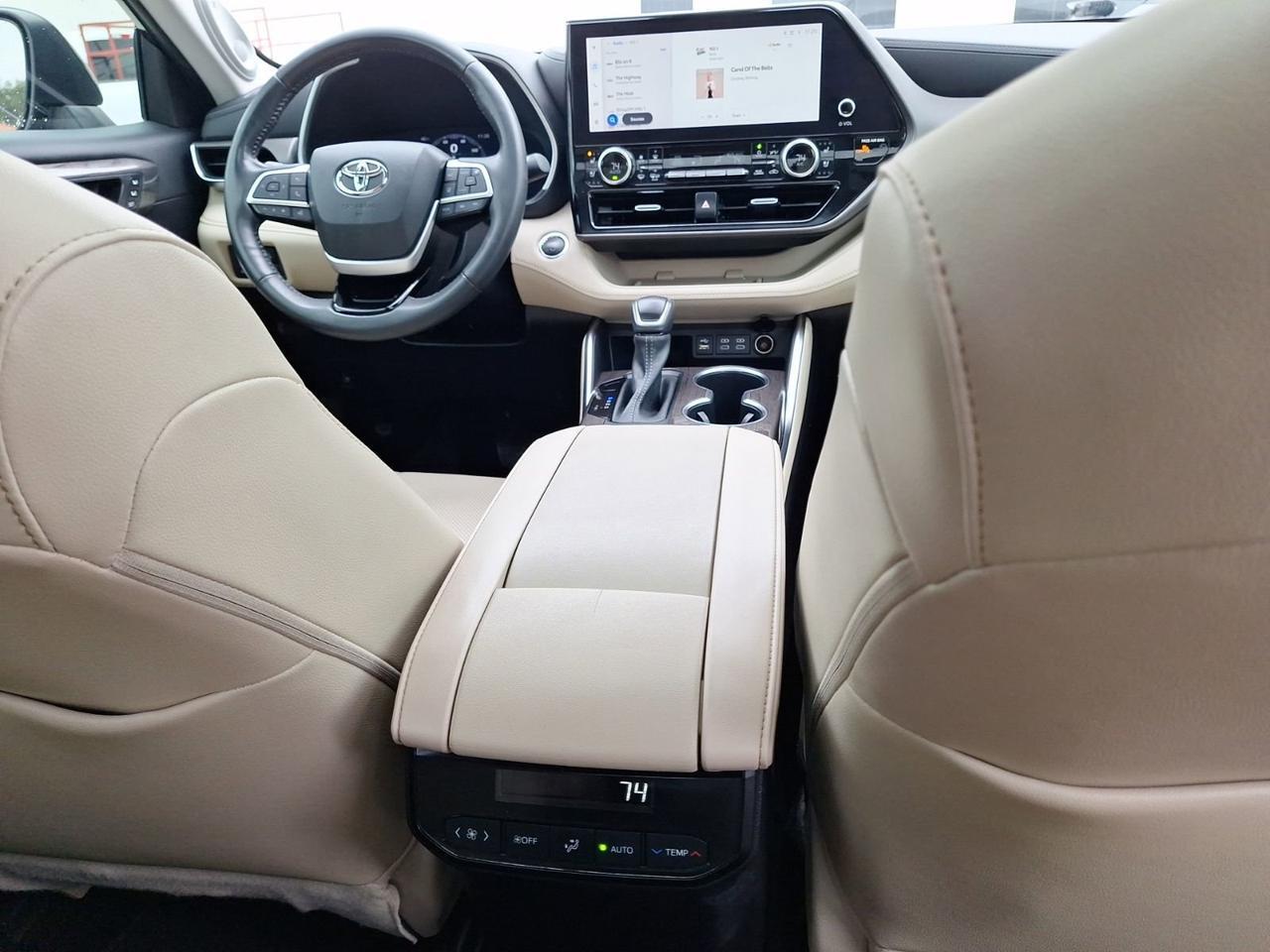 2023 Toyota Highlander Hybrid Limited Hurst TX