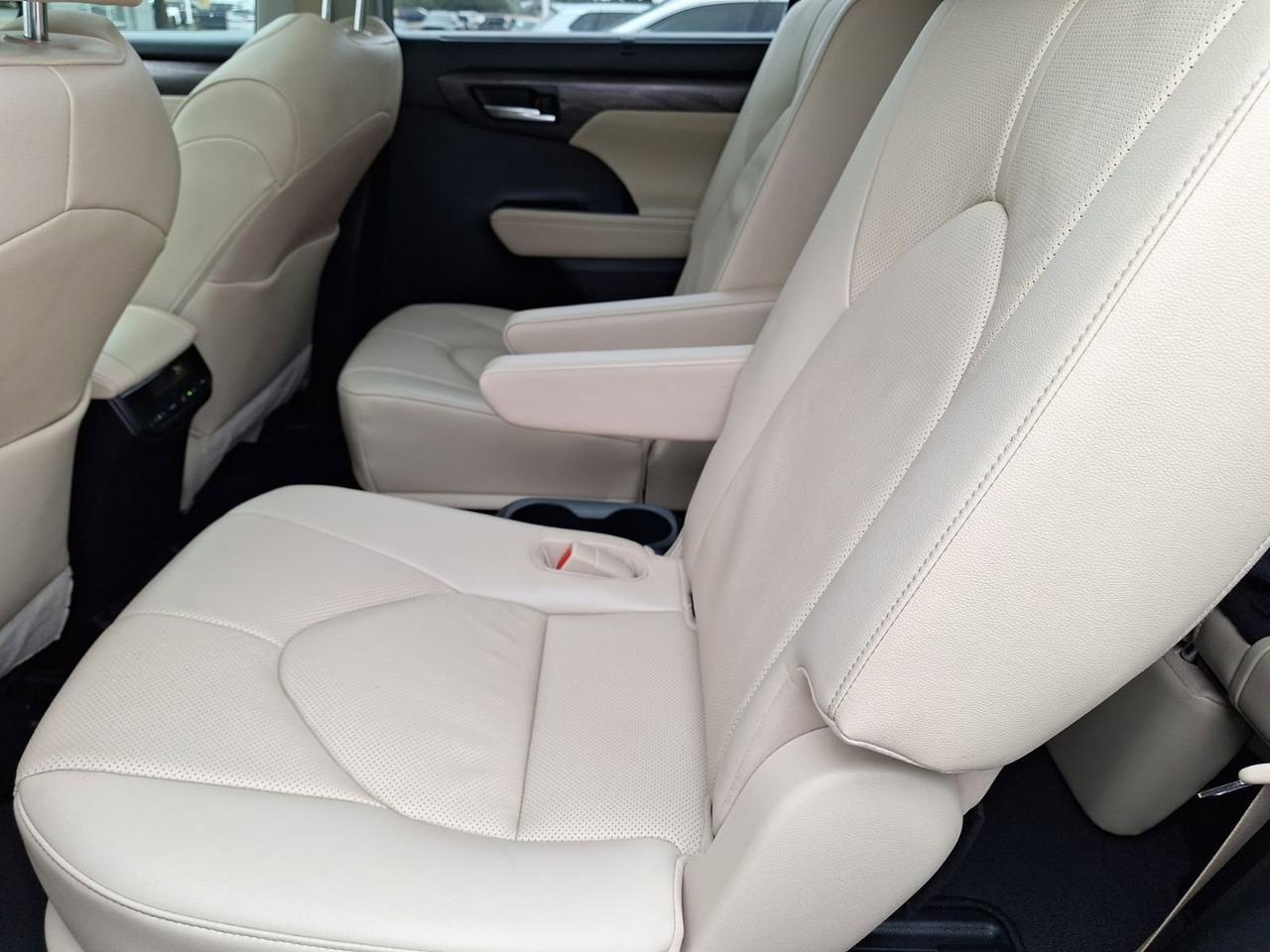 2023 Toyota Highlander Hybrid Limited Hurst TX