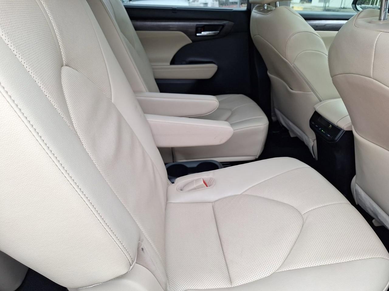 2023 Toyota Highlander Hybrid Limited Hurst TX