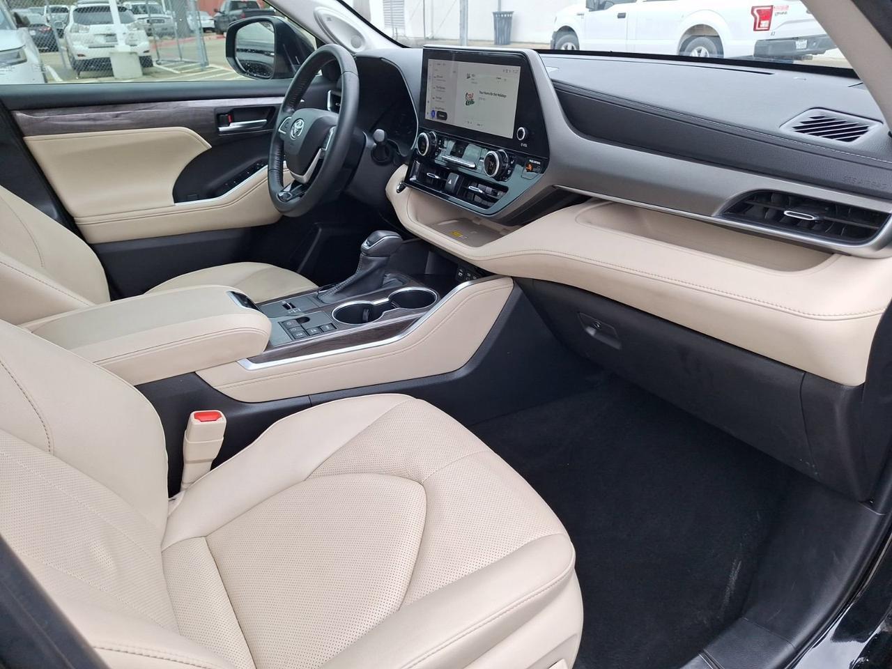 2023 Toyota Highlander Hybrid Limited Hurst TX