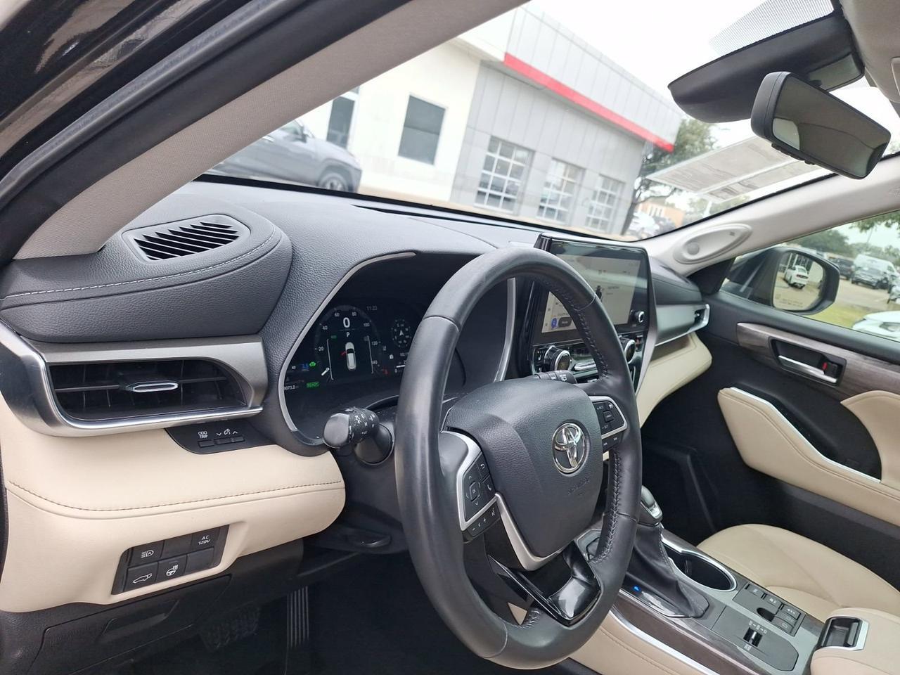 2023 Toyota Highlander Hybrid Limited Hurst TX